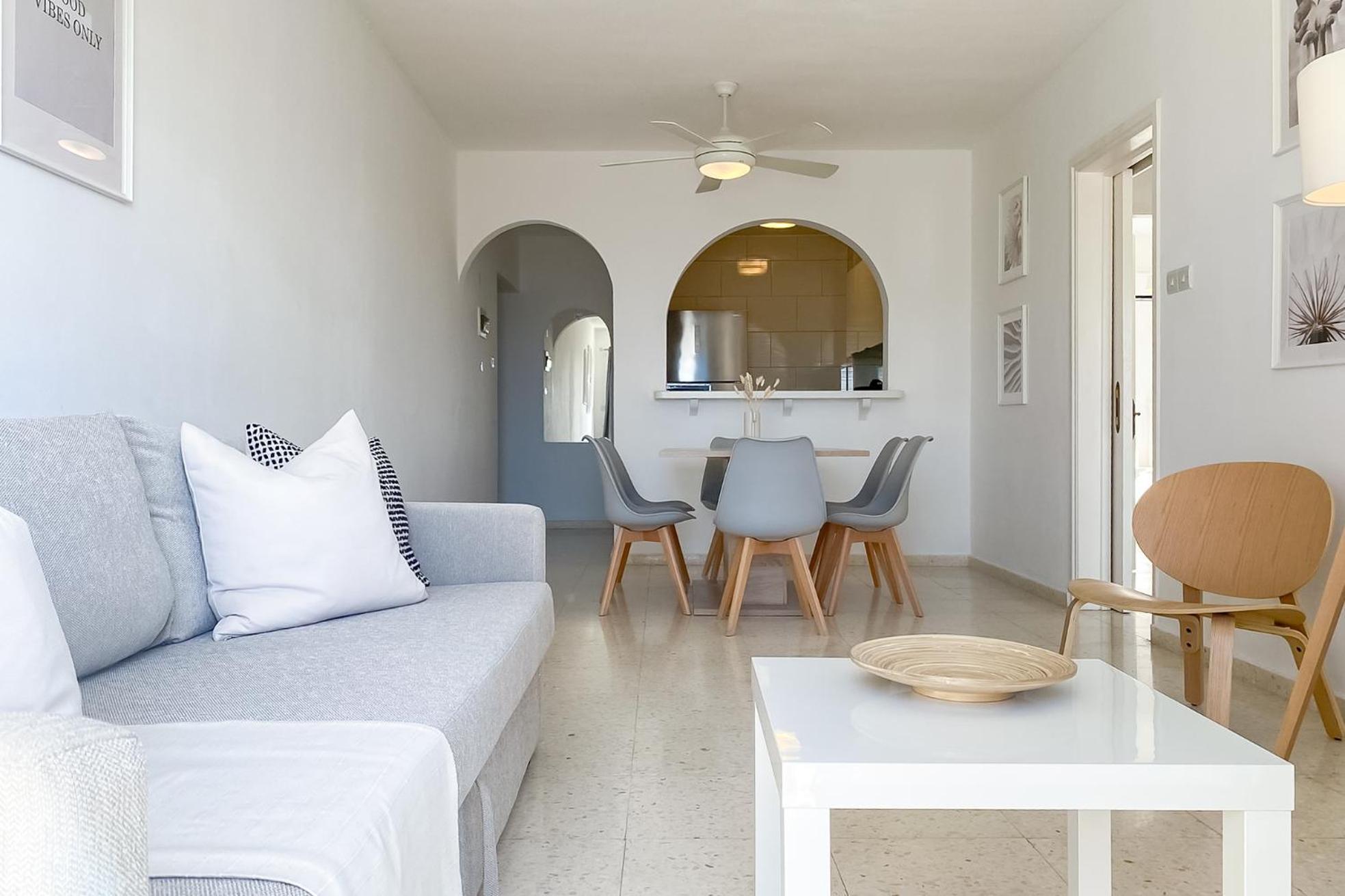 Phaedrus Living: Byzantium Modern Flat